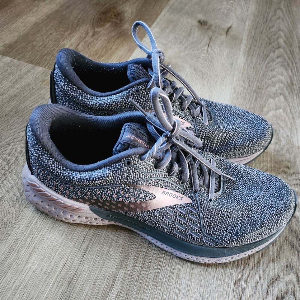 Brooks Adrenaline shoes size 8.5